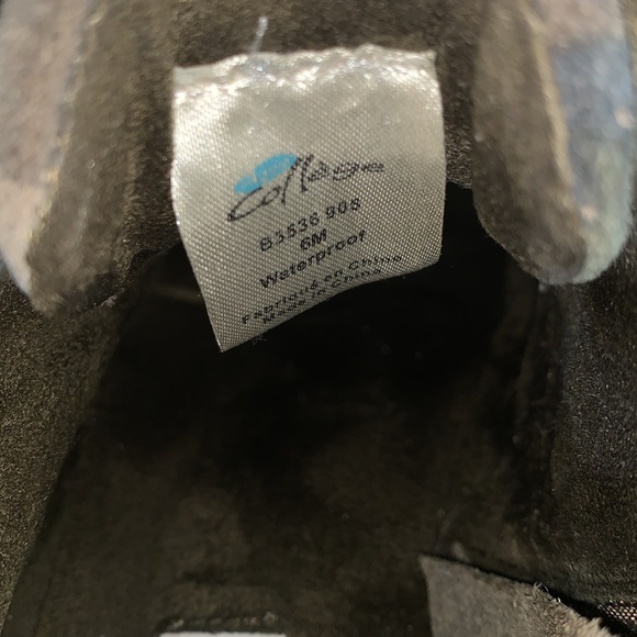 Size 6 Camouflage Water-Proof Sneaker - Picture 5 of 5